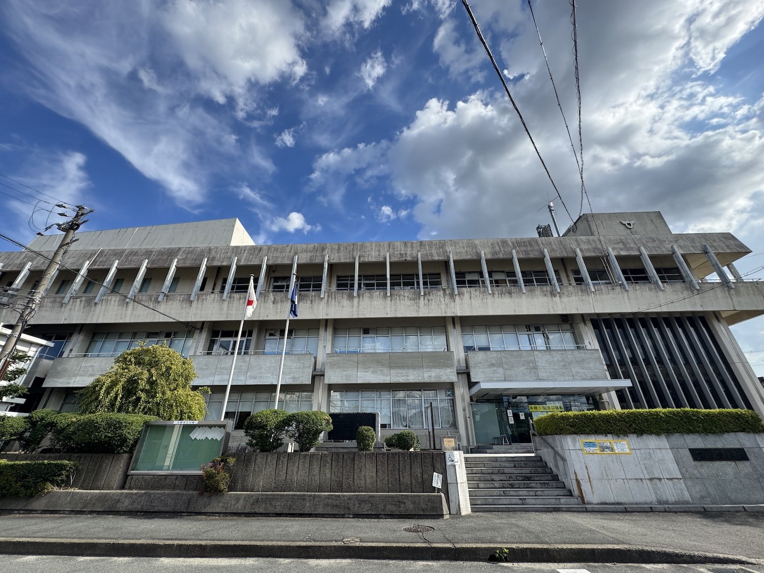 新市庁舎建設中止、耐震化着工へ